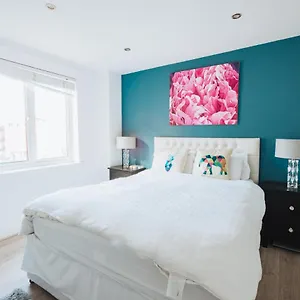 beautiful-central-family-apartment-for-6.cambridgehotelsuk.com/