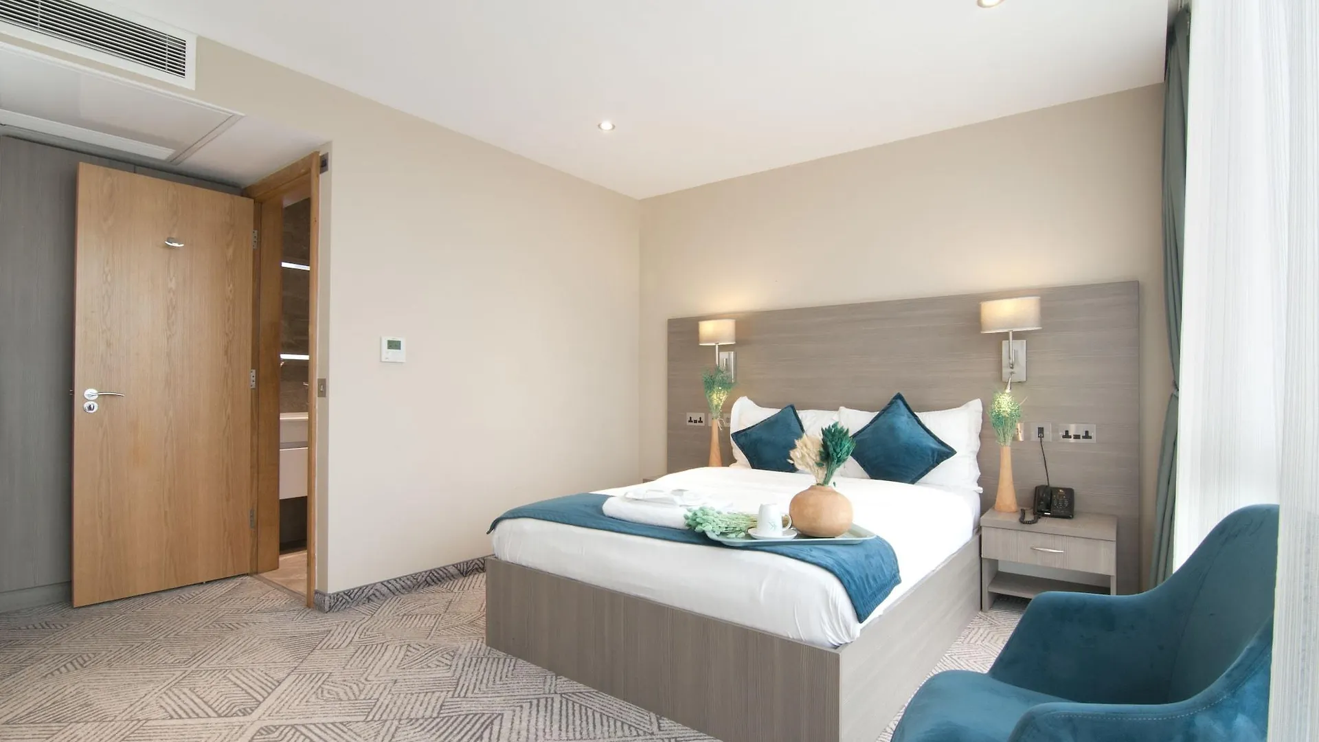 The Lion & Key Hotel London