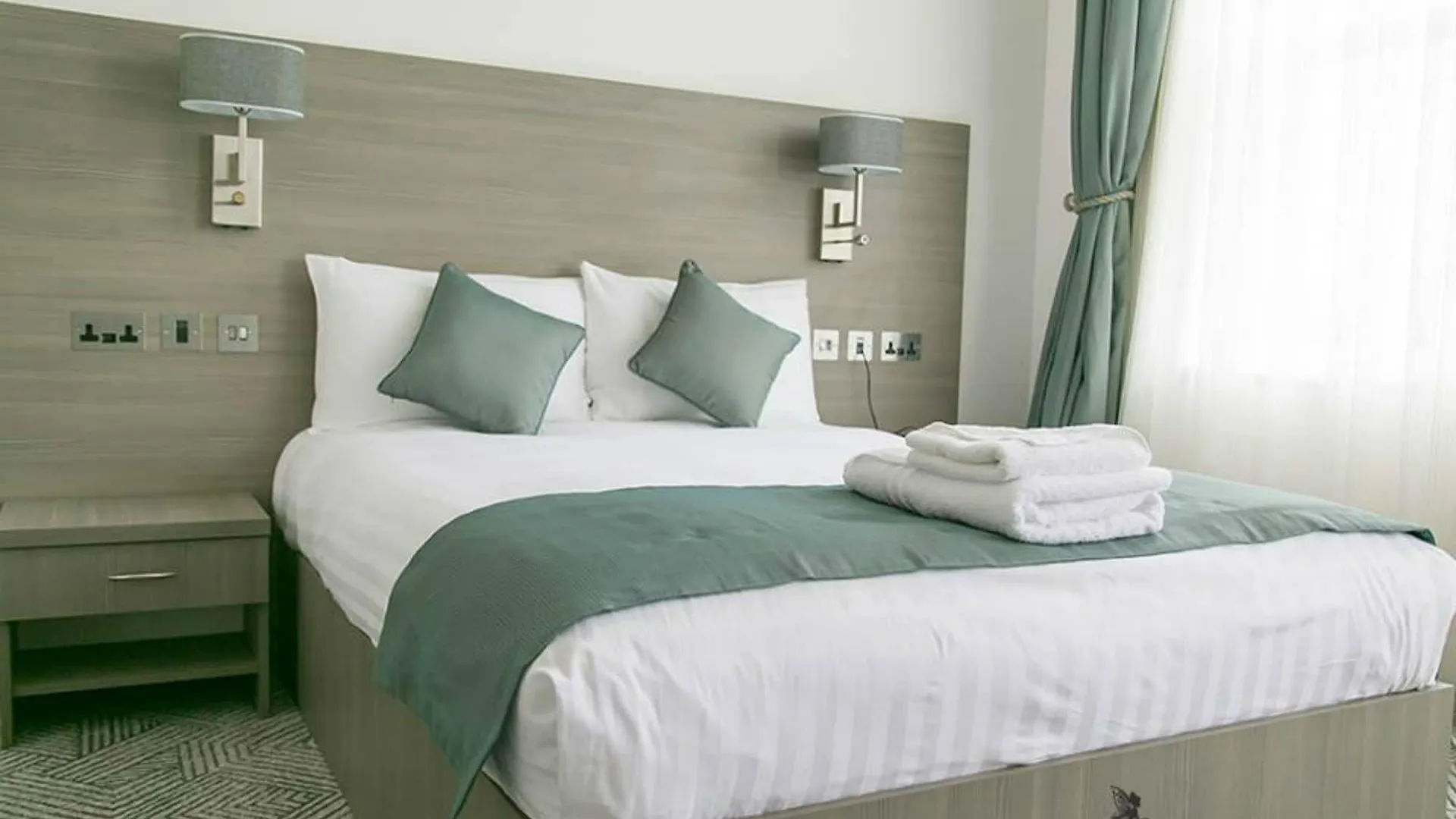 The Lion & Key Hotel London